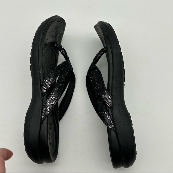 CROCS Capri Black Suede with Metallic Snake Print Women's Flip Flop Sandals - Picture 6 of 10